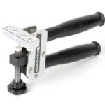 Brechzange mit speziellen Schraubzwingen